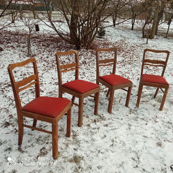 4 drewniane krzesła