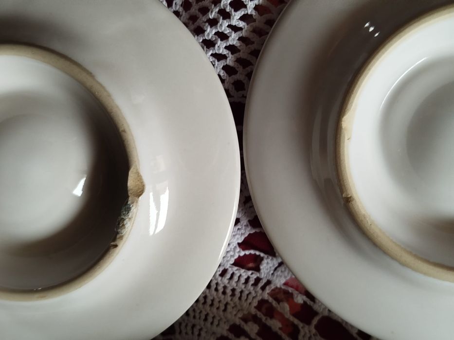 Zastaw porcelitu z czasów PRL spodeczki i pilmisek