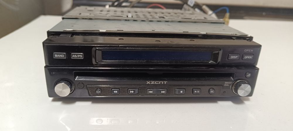 Rádio para carro com cd Xzent XT7010.