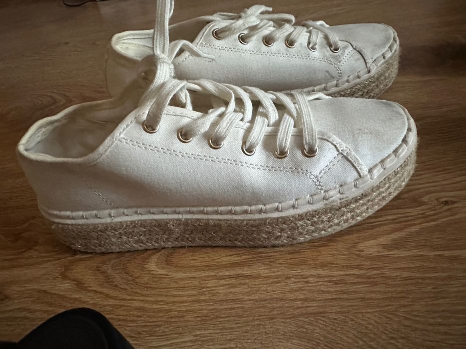 Buty na obcasie 39 dwie pary plus gratis