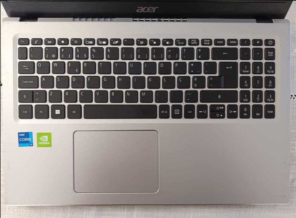 Acer Aspire 3 | 15.6" Full HD | Intel i7 11ª Gen |  NVIDIA GeForce MX350 | 12GB RAM | SSD 256GB