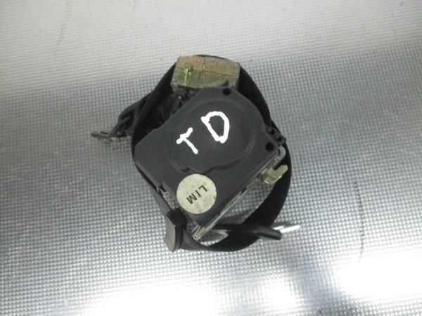 Cinto trás direito VOLKSWAGEN Passat (3B2)