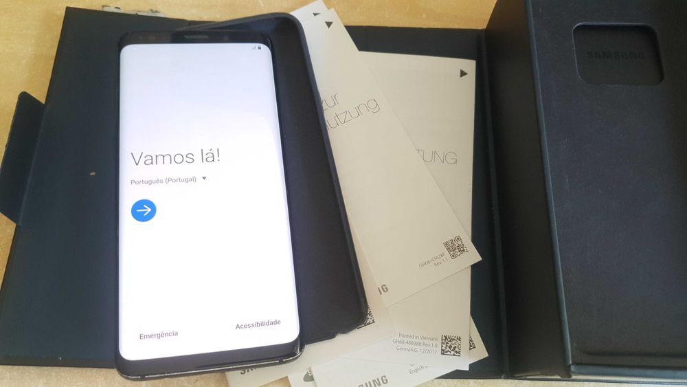 Samsung Galaxy S9 com caixa e acessórios