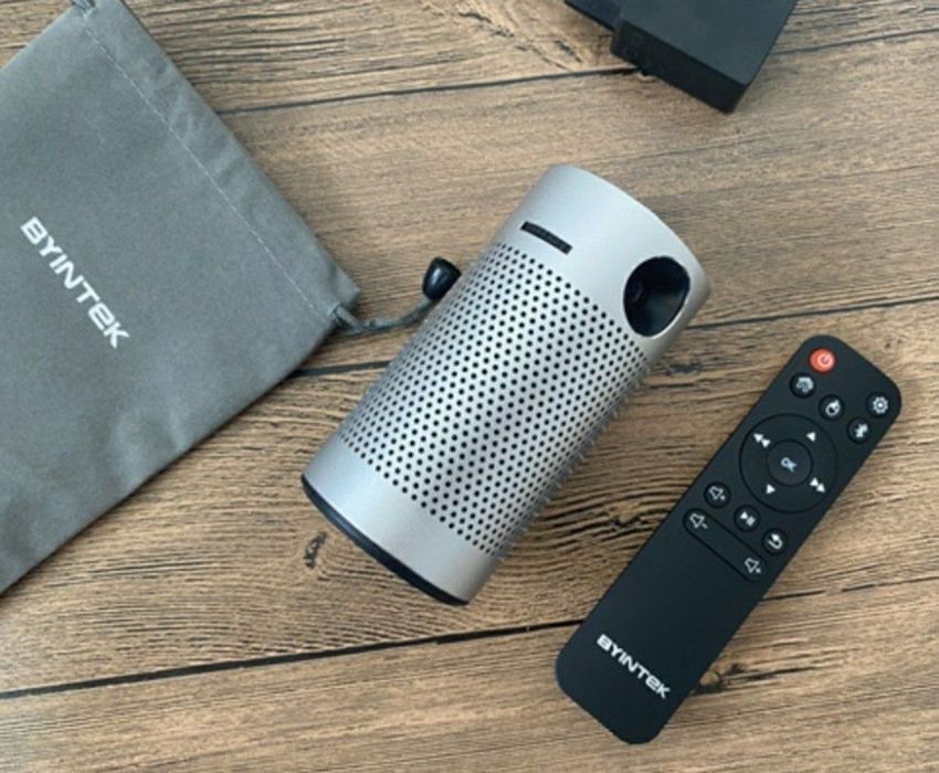 Портативный DLP проектор BYINTEK P7 карманный