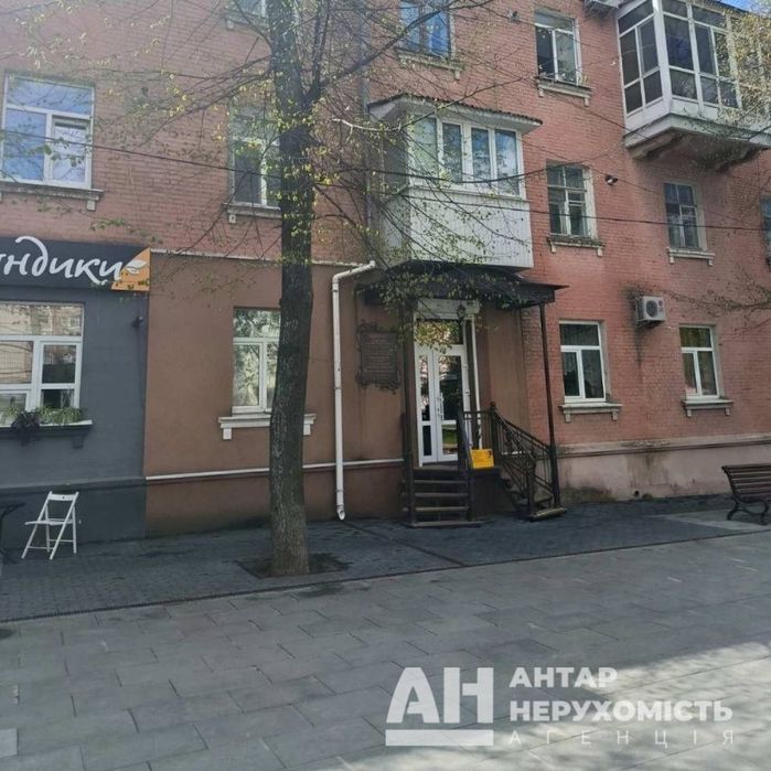 Продається 3-к квартира в Кропивницькому, р-н Центр (ЦНАП /«ROSHEN”)