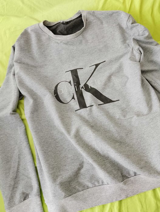 Calvin Klein. Markowa bluza damska