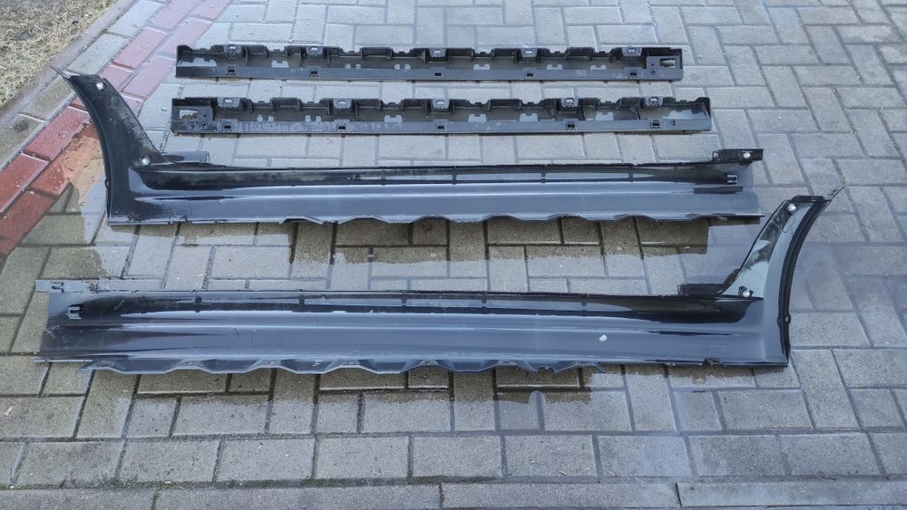 Listwy progowe BMW X3 E83 komplet