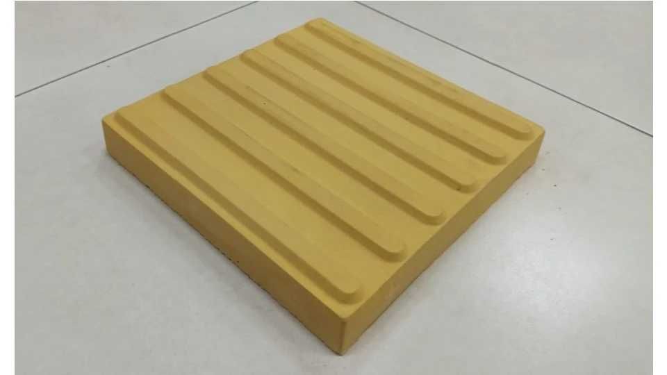 Тактильна тротуарна плитка