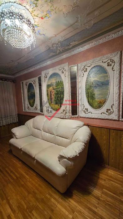 Продаж 2-кімнатної квартири в центрі міста