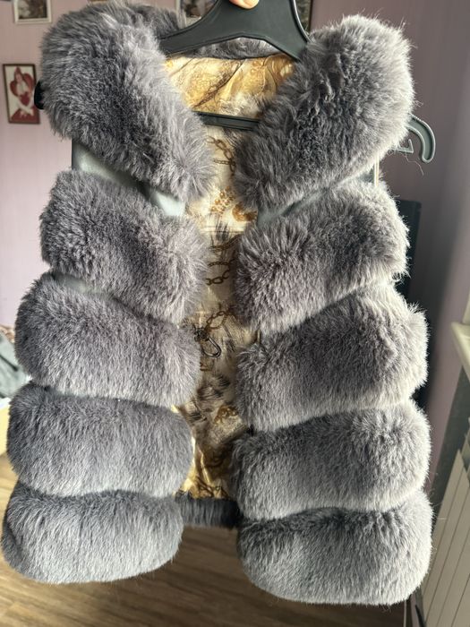Меховая жилетка детская