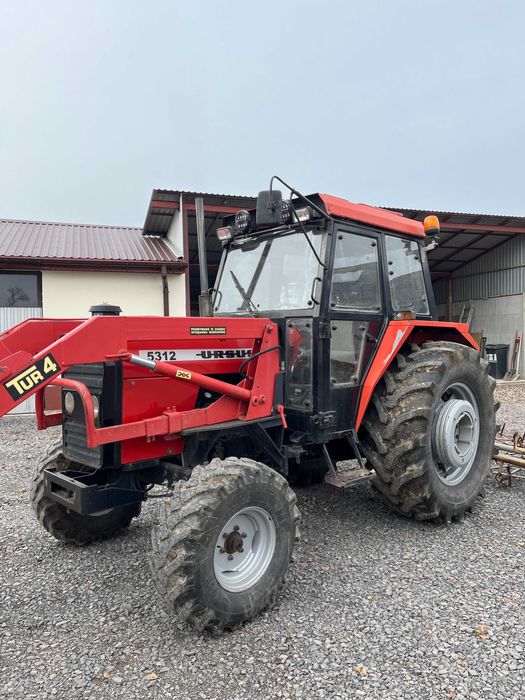 Ciągnik rolniczy URSUS 5312 plus TUR 4