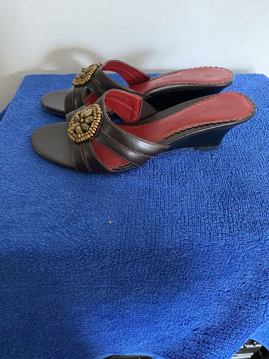 Klapki Clara Barson 40 brązowe