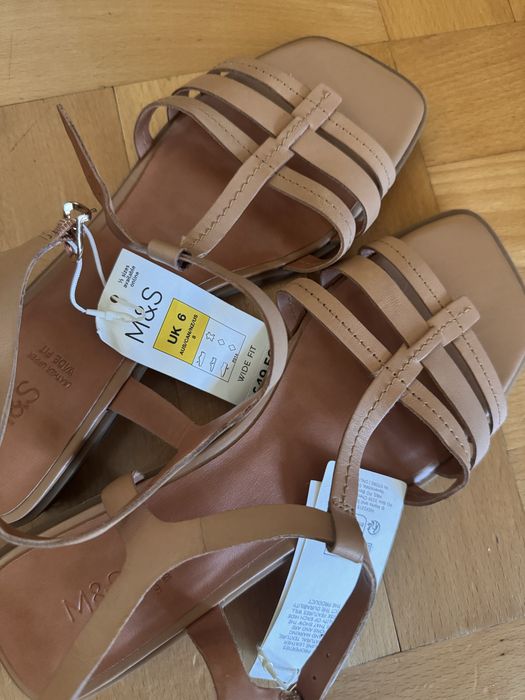 Шкіряні босоніжки M&S р.39-40