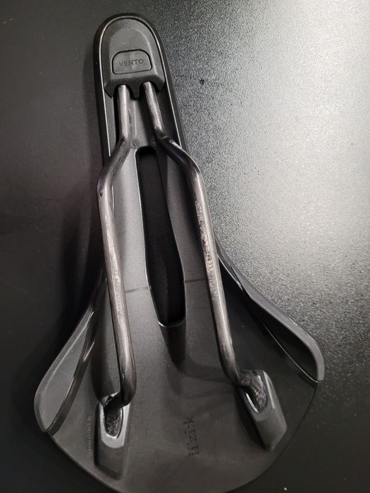 Siodełko rowerowe  Fizik Vento Antares R1  140mm