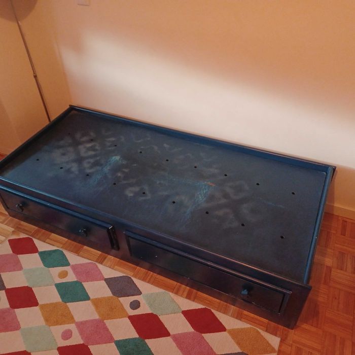 Cama de solteiro Retro.