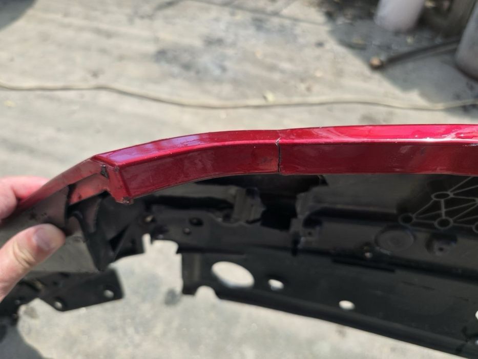 Подовження капоту Mazda 3 BP