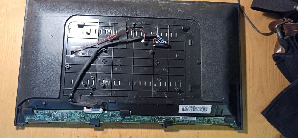 Динаміки телевізора DEX LE2255TS2