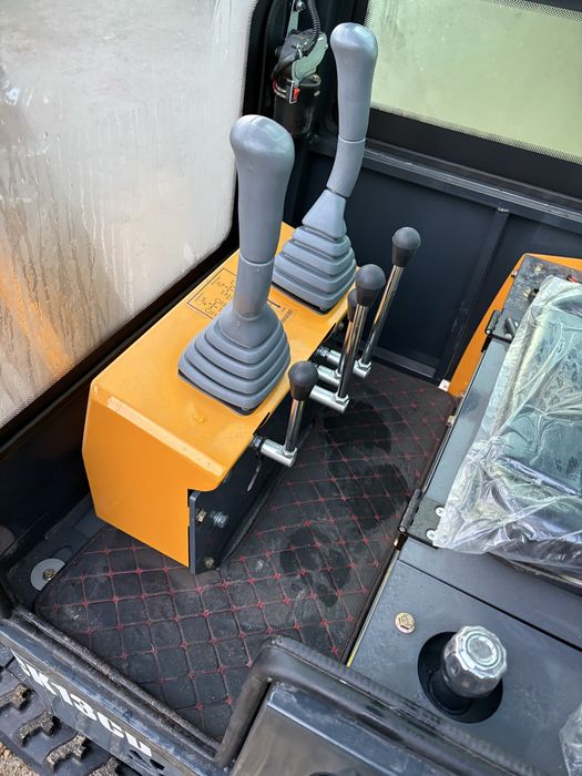 Mini-Escavadora Giratória 1.3T