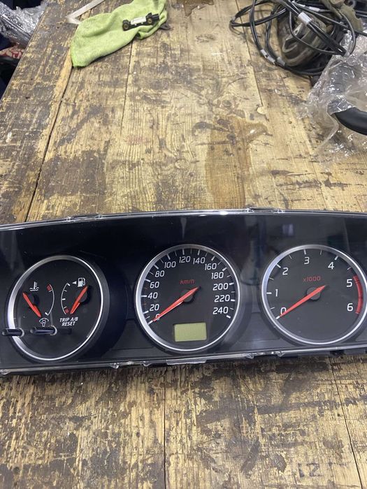 Панель приладів  NISSAN PRIMERA P12