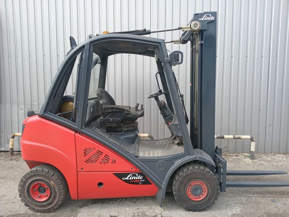Навантажувач Б.в. LINDE 2.5t , 5m