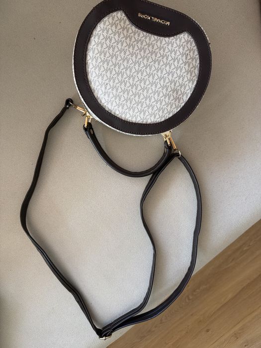 Przepiekny kuferek MK