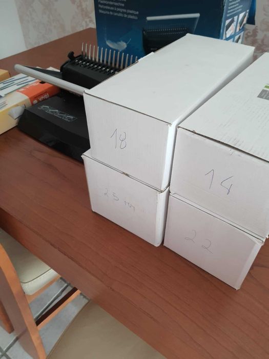 Encadernadora iBind A12, com 8 caixas de argolas