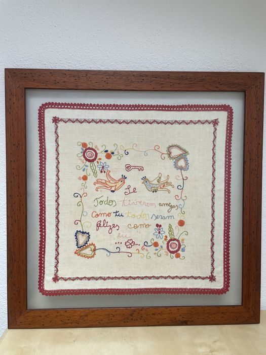 2 quadros  de bordado dos Namorados Vianense