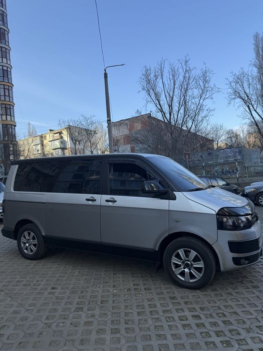 Volkswagen  multivan продам бус от хозяина