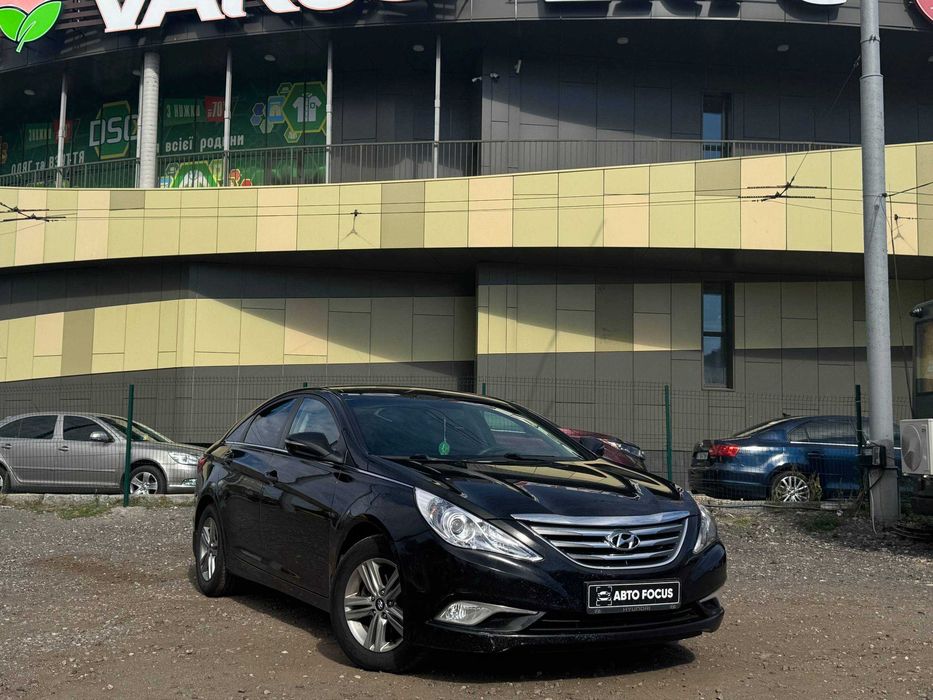 Hyundai Sonata 2013 року 2.0 Газ АКПП