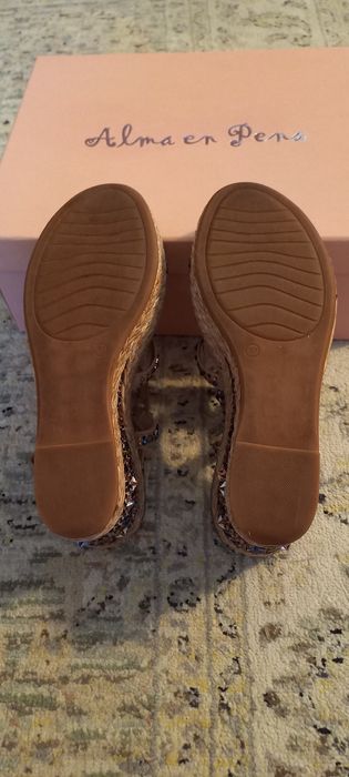 Alma en Pena sandálias  com cunha