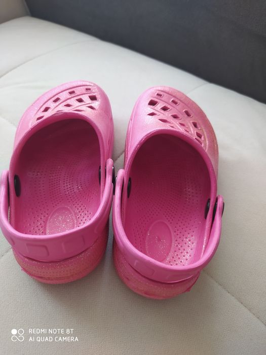 Buty klapki ogrodowe na basen