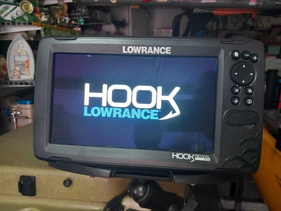 Lowrance hook reveal 9
