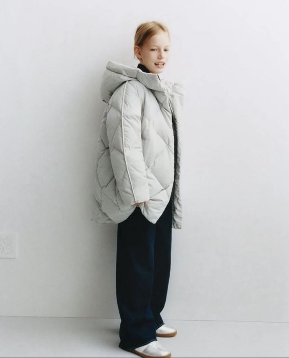 В наявності пуховик zara 140, 152