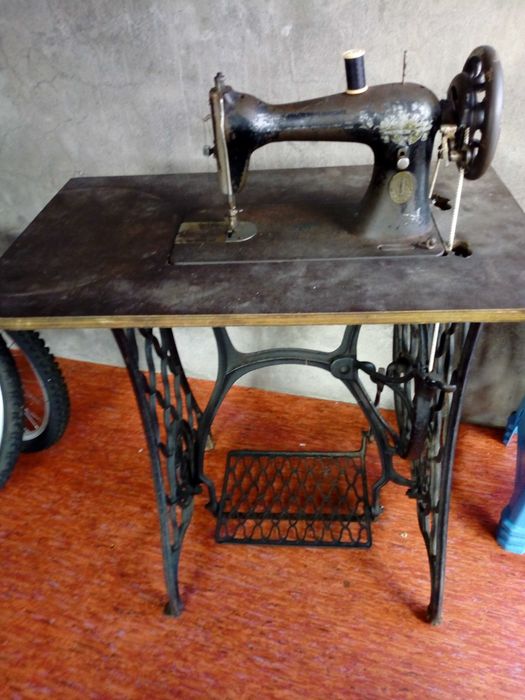 Maquina de costura antiga marca singer