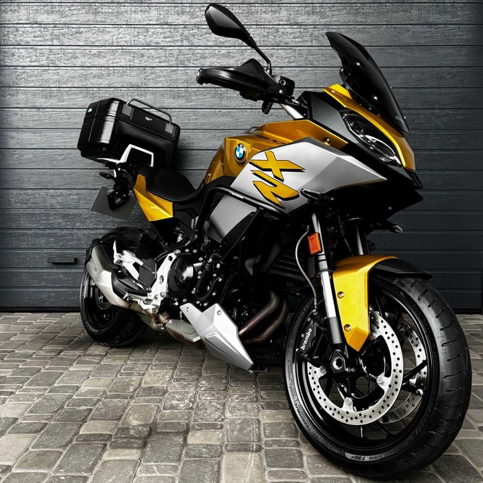 Продам мотоцикл BMW F900XR (3768)