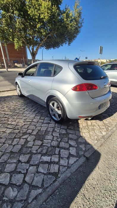 seat leon 1.9 tdi 105cv — photo 4