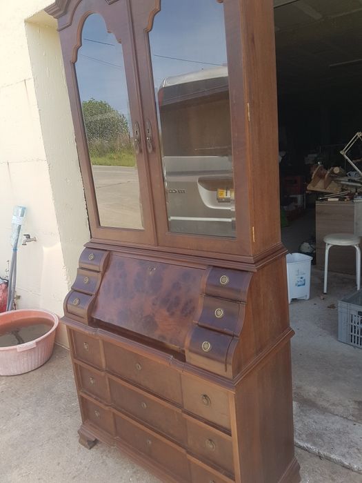 Secretaria com livraria