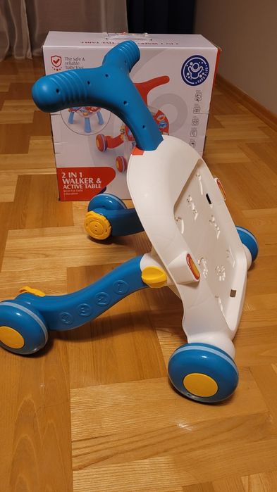 Pchacz-jeździk-stoliczek