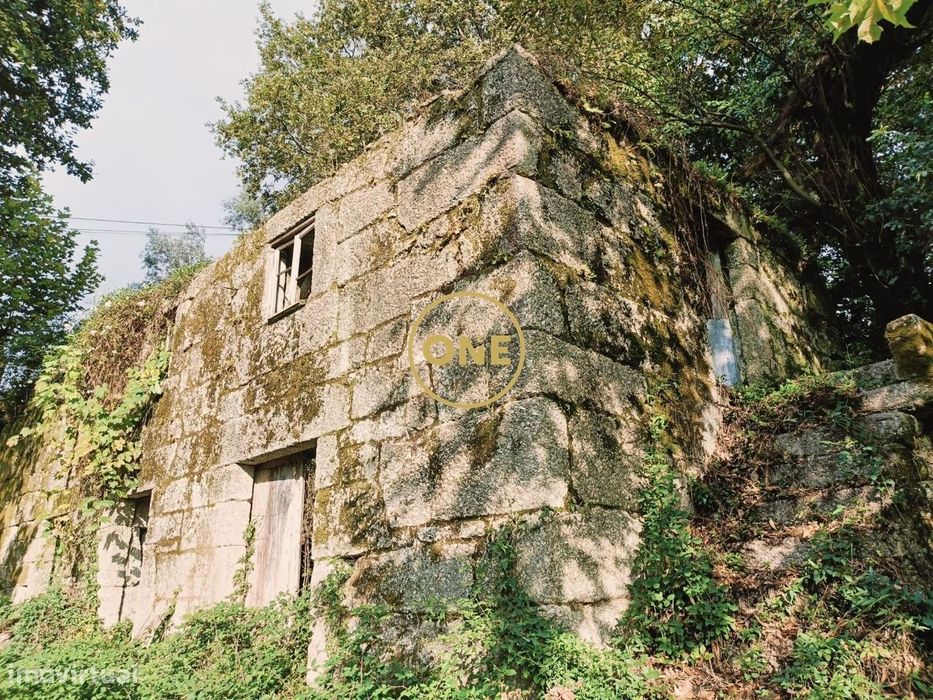 Ruína para Remodelar em Terras de Bouro, Chorense – 1.311 m2 de Terren — Chorense E Monte, Braga