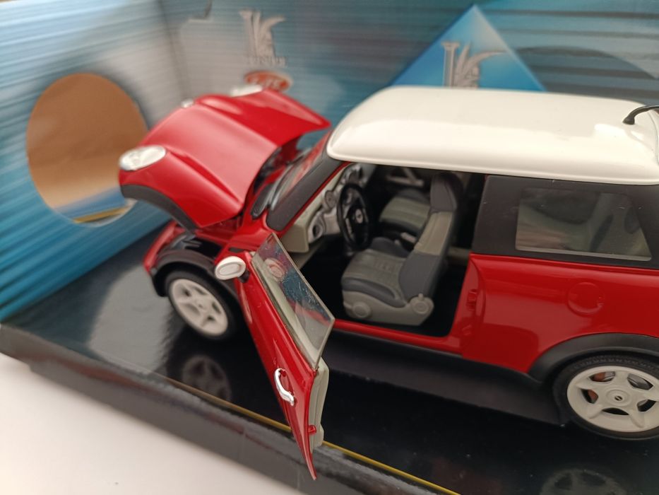 MINI COOPER 2001 - 1/18. Miniatura Novo com caixa