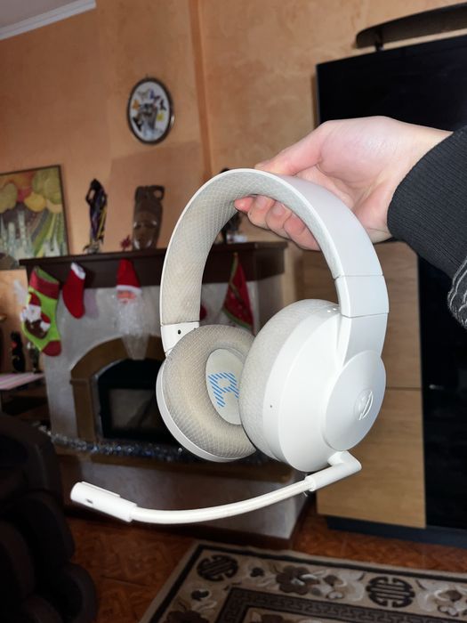 Продам ігрові навушники  Lenovo H600 Wireless White