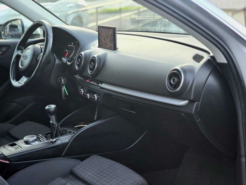 AUDI A3 8V S LINE 1.6TDI 110CV "LOOK RS3"