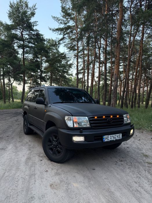 Toyota Land Cruiser 100