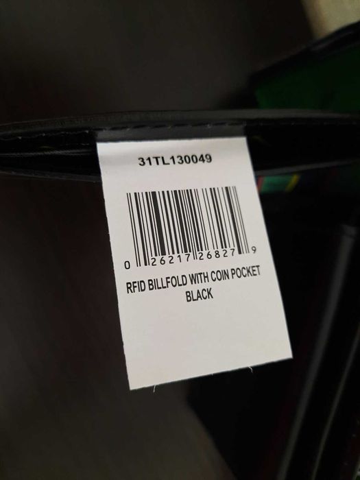 Кошелек TOMMY HILFIGER с отделением для мелочи. с RFID-защитой. Оригин