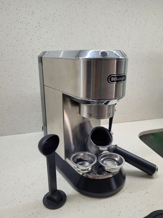 Máquina Café Delonghi Dedica c/ Extras