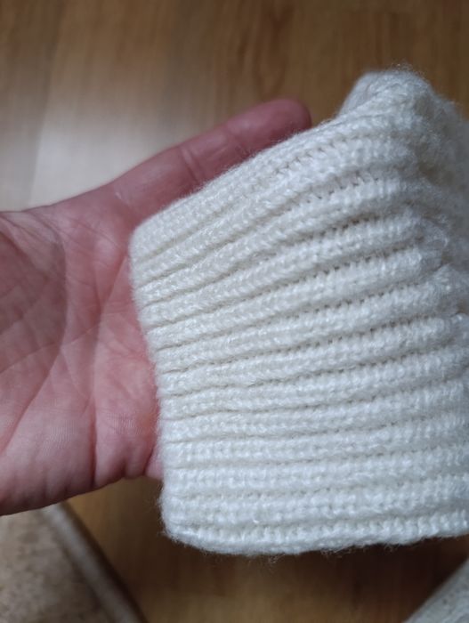 Кофта, светер жіночий