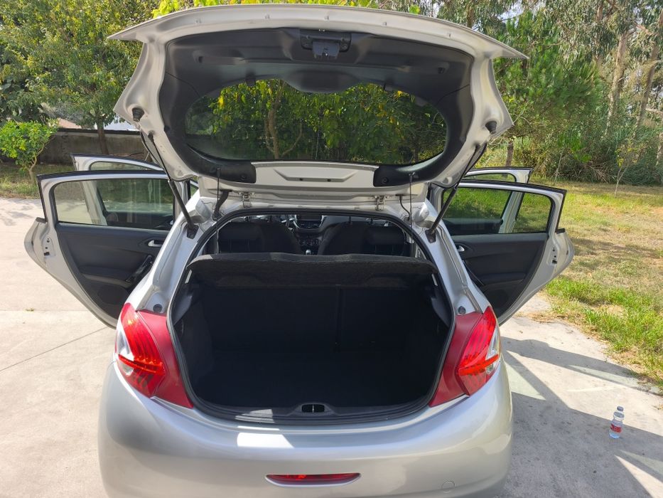 Peugeot 208 1.4 HDI — photo 4