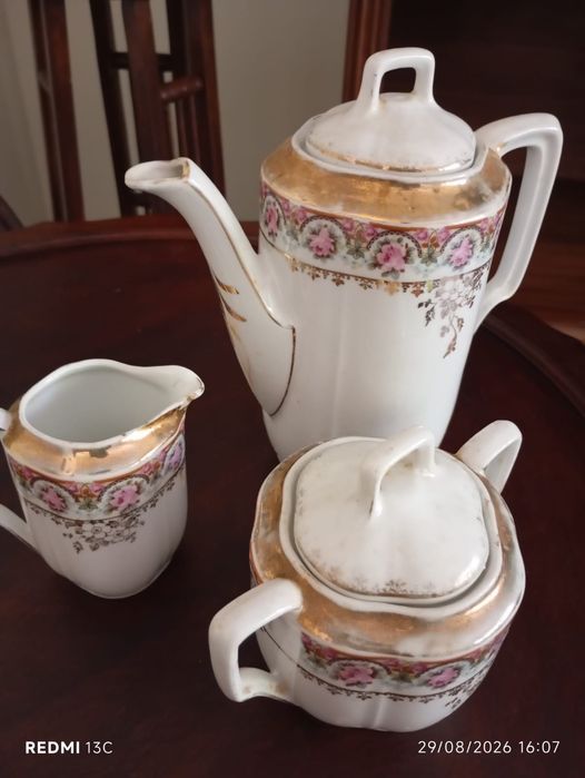 Conjunto vintage bule de chá, leiteira e açucareiro