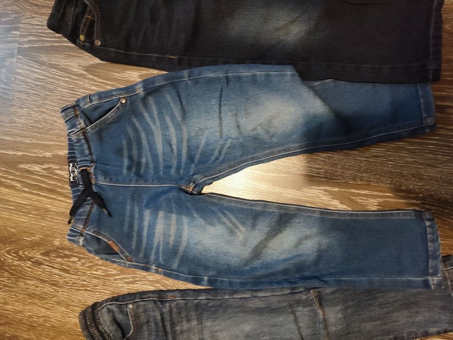 Пакет якісного одягу на хлопчика 3-4 роки.