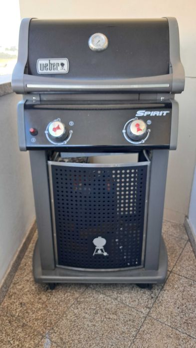 grelhador WEBER SPIRIT c/ capa protetora c/ garrafa gás